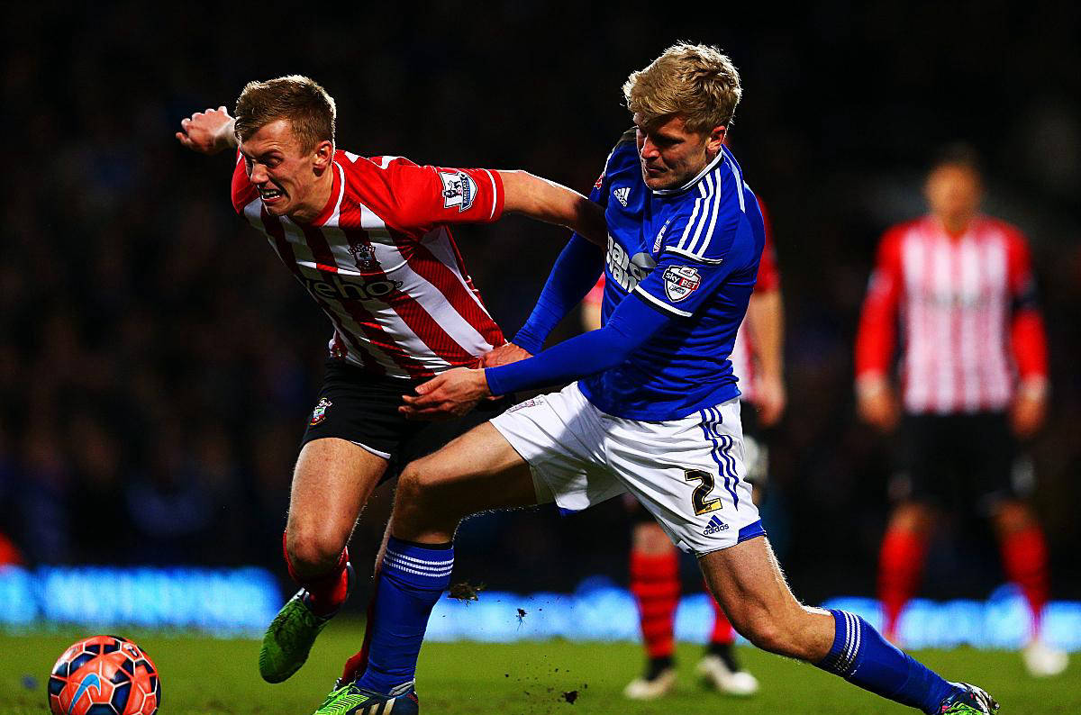 伯明翰城队主场保持不败,球员迎来挑战 伯明翰城队主场保持不败,球员迎来挑战