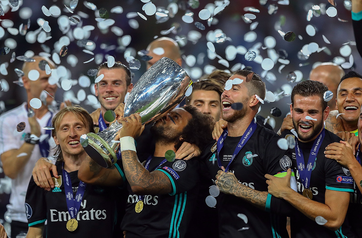 精彩纷呈的欧预赛比赛燃爆全场,球员奋力拼搏 精彩纷呈的欧预赛比赛燃爆全场,球员奋力拼搏