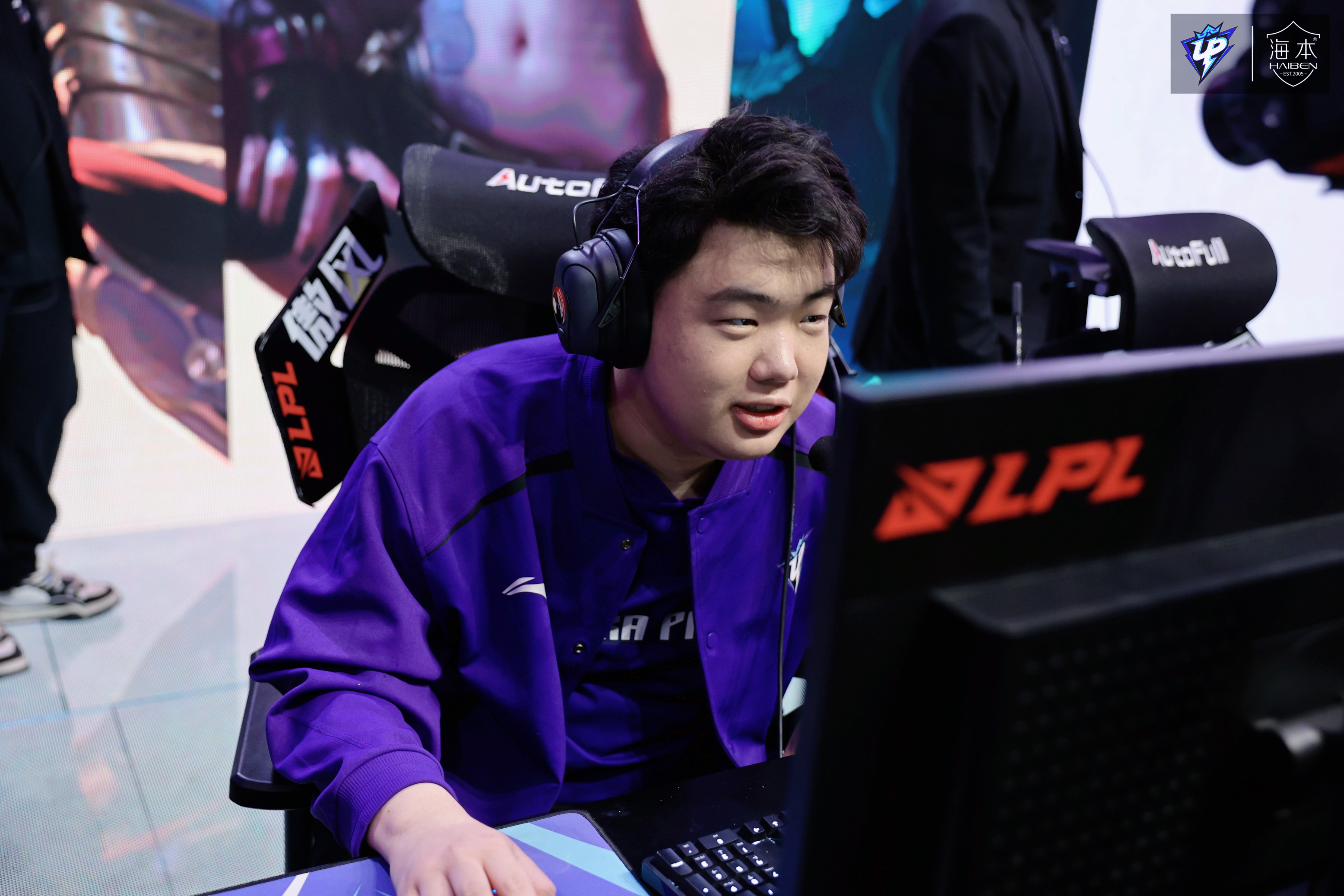 LGD翻盘HLE,Canyon开启传奇时刻宿命之战八强赛,留下经典瞬间 LGD翻盘HLE,Canyon开启传奇时刻宿命之战八强赛,留下经典瞬间