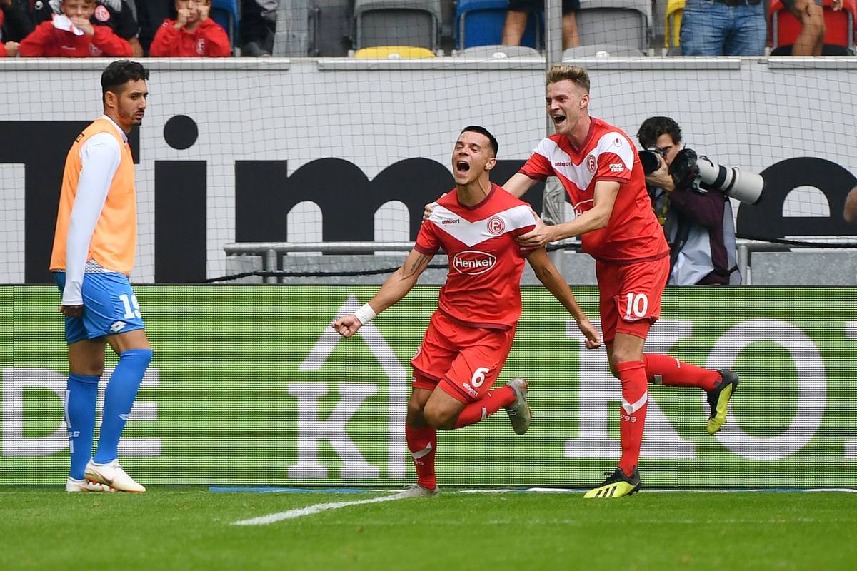 熊猫直播tv-多特蒙德主场狂胜，德乙新晋冠军败阵如泥