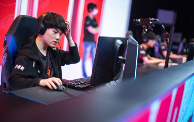 DRX鏖战FLY,JackeyLove团战一打五顶尖较量成都决赛之夜,留下经典瞬间的简单介绍 DRX鏖战FLY,JackeyLove团战一打五顶尖较量成都决赛之夜,留下经典瞬间的简单介绍