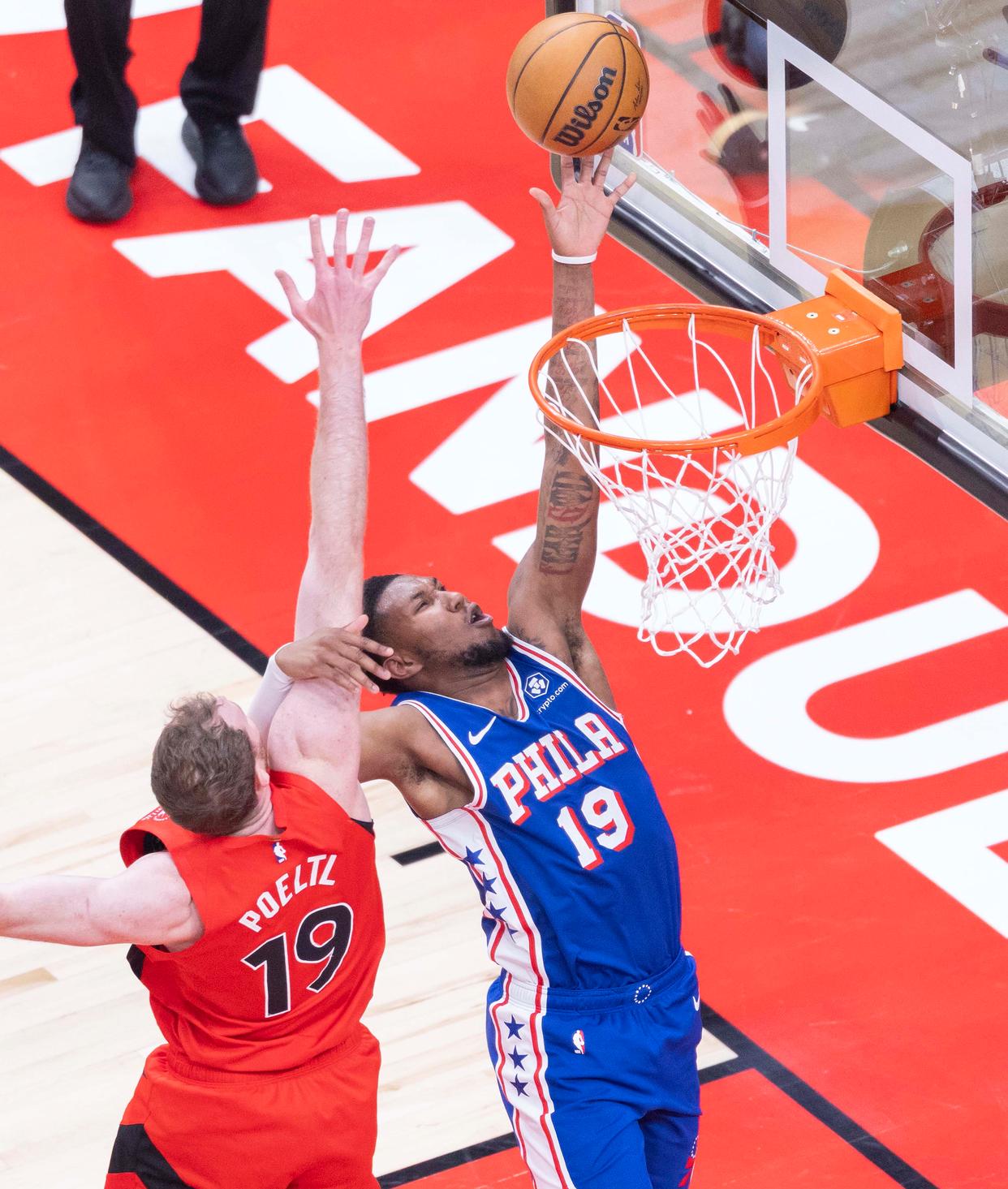 猛龙大胜魔术，取得三连胜