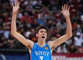 熊猫体育下载-亚洲新秀在联盟中脱颖而出，被誉为未来之星